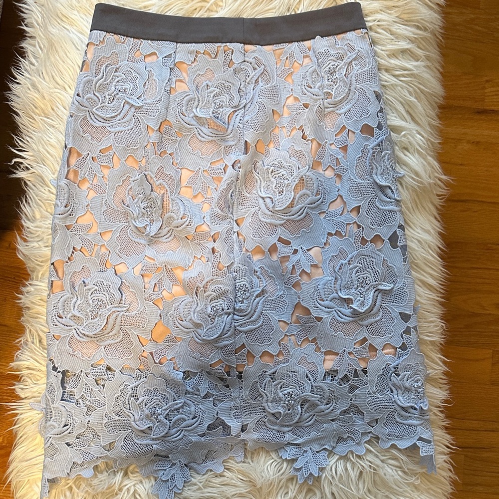 DO+BE Gray Floral Lace Pencil Skirt